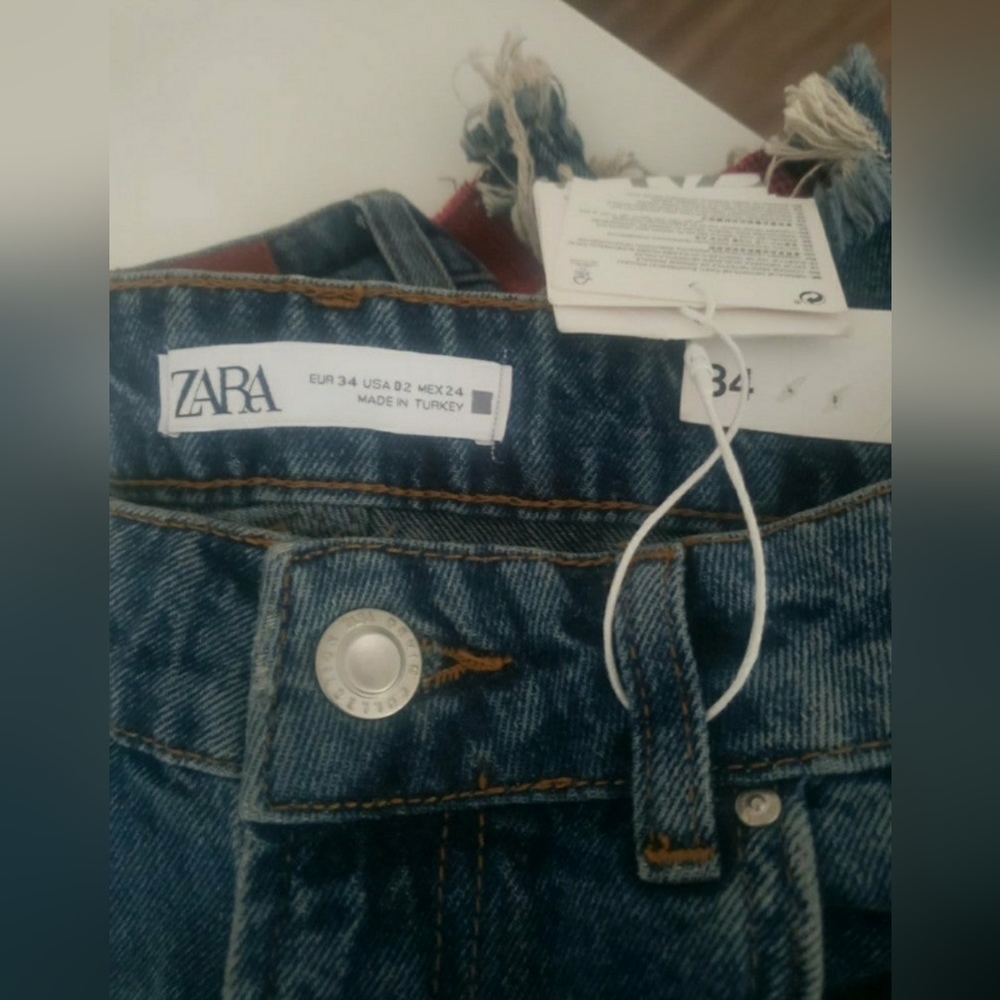 Zara - Picture 2 of 4